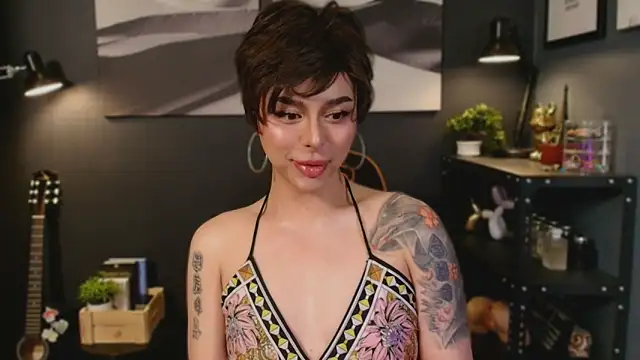 Snapshot of LUNACOCKSLAYER chatting on 10.23.25 LUNACOCKSLAYER online show from 10.23.25