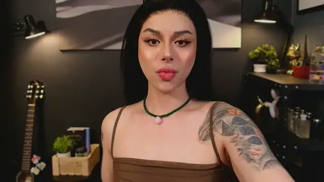 Snapshot of LUNACOCKSLAYER chatting on 10.30.25 LUNACOCKSLAYER online show from 10.30.25