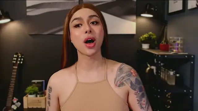 Snapshot of LUNACOCKSLAYER chatting on 11.16.25 LUNACOCKSLAYER online show from 11.16.25