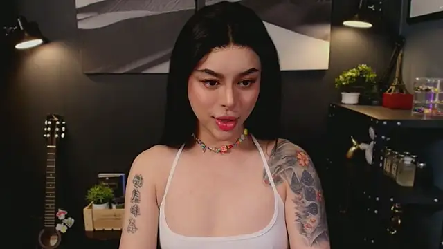 Snapshot of LUNACOCKSLAYER chatting on 11.19.25 LUNACOCKSLAYER online show from 11.19.25