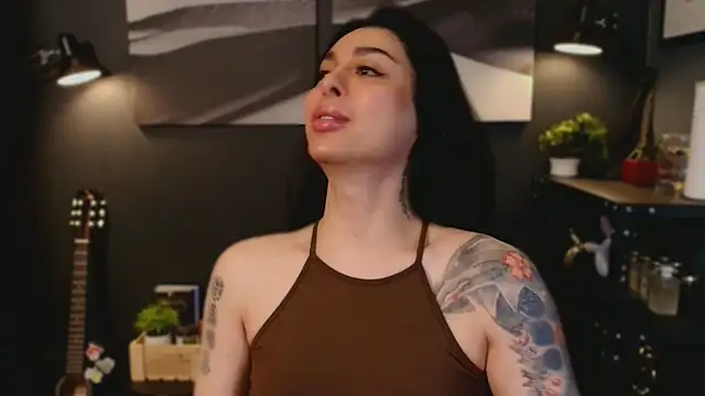 Snapshot of LUNACOCKSLAYER chatting on 11.21.25 LUNACOCKSLAYER online show from 11.21.25