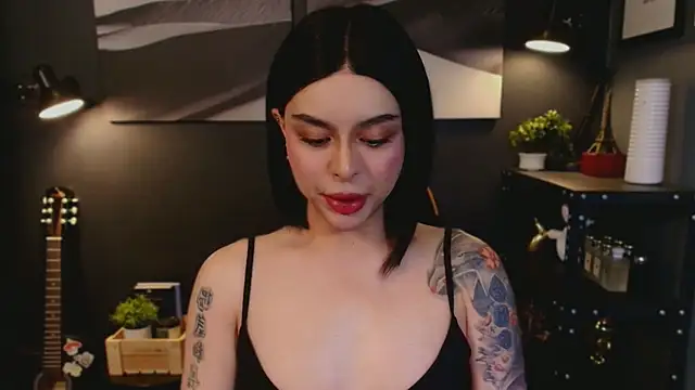 Snapshot of LUNACOCKSLAYER chatting on 11.27.25 LUNACOCKSLAYER online show from 11.27.25