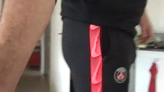 Snapshot of Toysboy67bi chatting on 10.16.25 Toysboy67bi online show from 10.16.25