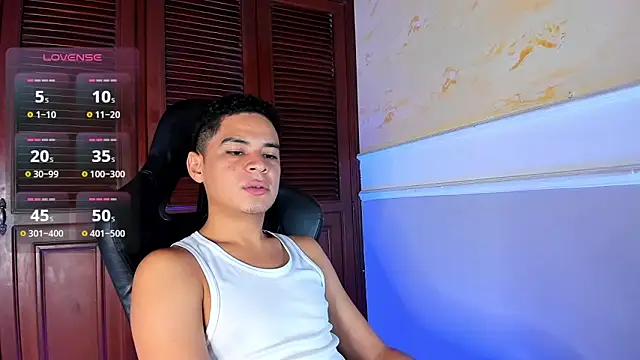 Snapshot of edy_play chatting on 10.28.25 edy play online show from 10.28.25