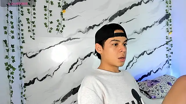 Snapshot of edy_play chatting on 12.05.25 edy play online show from 12.05.25