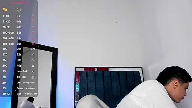 Snapshot of edy_play chatting on 12.21.25 edy play online show from 12.21.25