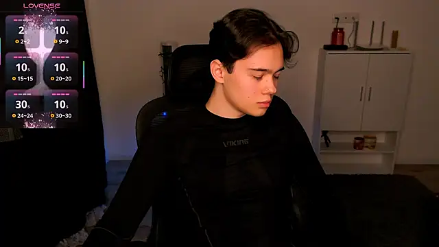 Tom-Eros online show from 01.11.26