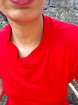 Snapshot of RavenShyfit chatting on 12.16.25 RavenShyfit online show from 12.16.25