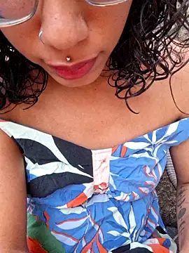 Snapshot of RavenShyfit chatting on 12.17.25 RavenShyfit online show from 12.17.25