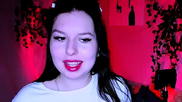 Snapshot of ChloeRicc chatting on 11.30.25 ChloeRicc online show from 11.30.25