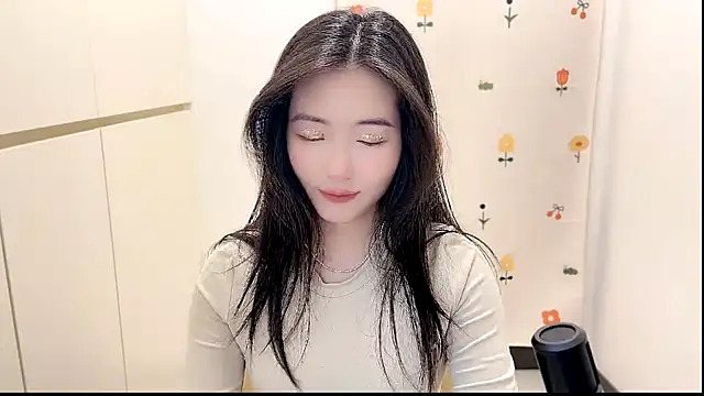 Rosalind xixi online show from 10.23.25