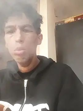 Snapshot of lusiboy96 chatting on 09.29.25 lusiboy96 online show from 09.29.25