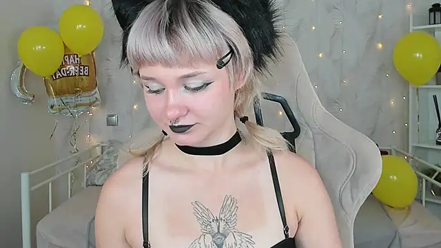 Tori Cutie online show from 10.03.25