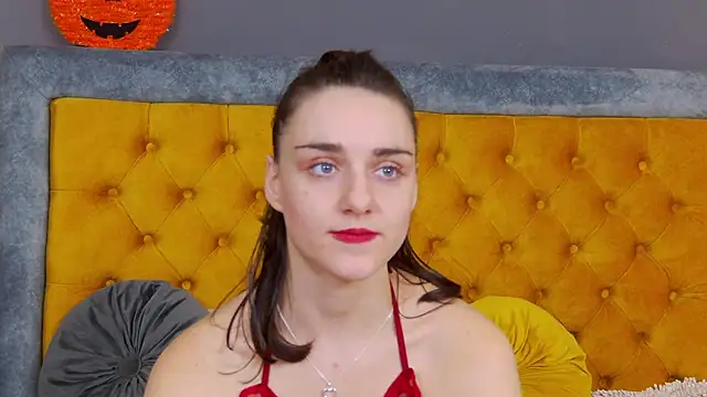 Snapshot of Jessica_White_ chatting on 11.11.25 Jessica White online show from 11.11.25