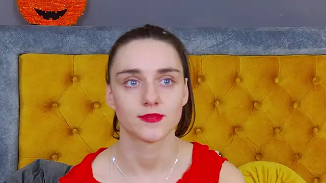 Snapshot of Jessica_White_ chatting on 11.18.25 Jessica White online show from 11.18.25