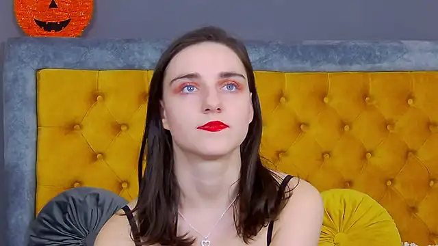 Snapshot of Jessica_White_ chatting on 11.25.25 Jessica White online show from 11.25.25