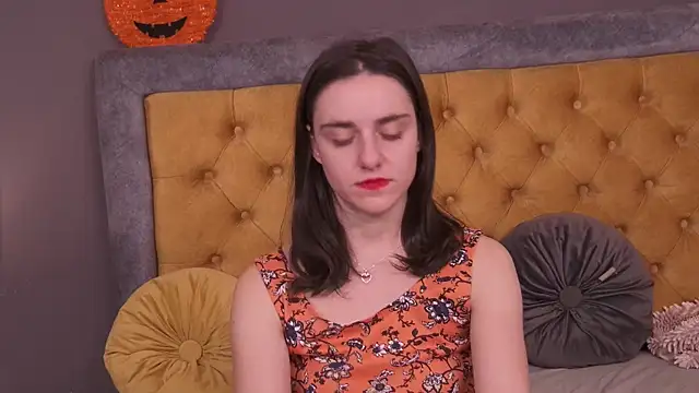 Snapshot of Jessica_White_ chatting on 11.28.25 Jessica White online show from 11.28.25