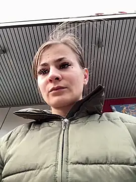 IsabellaEtha online show from 10.31.25