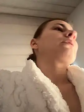 IsabellaEtha online show from 12.15.25