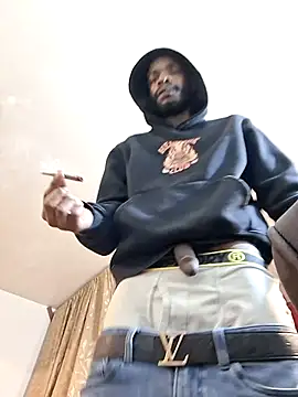 Snapshot of BigBDMari chatting on 12.17.25 BigBDMari online show from 12.17.25