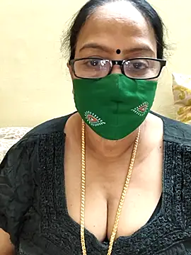 Snapshot of heera-rani chatting on 12.16.25 heera-rani online show from 12.16.25