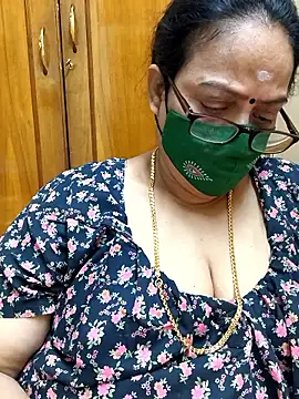 Snapshot of heera-rani chatting on 01.06.26 heera-rani online show from 01.06.26