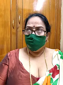 Snapshot of heera-rani chatting on 01.07.26 heera-rani online show from 01.07.26