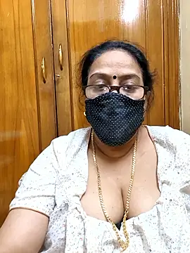 Snapshot of heera-rani chatting on 01.11.26 heera-rani online show from 01.11.26