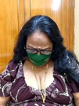 Snapshot of heera-rani chatting on 02.15.26 heera-rani online show from 02.15.26