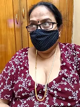 Snapshot of heera-rani chatting on 02.20.26 heera-rani online show from 02.20.26