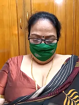 Snapshot of heera-rani chatting on 02.28.26 heera-rani online show from 02.28.26