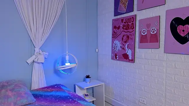 Hannahpage online show from 11.10.25