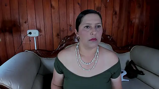 Snapshot of KikaDuque chatting on 03.17.26 KikaDuque online show from 03.17.26