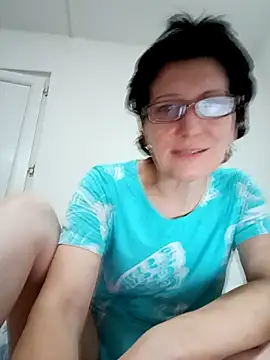 Snapshot of Vera_Elle chatting on 10.26.25 Vera Elle online show from 10.26.25