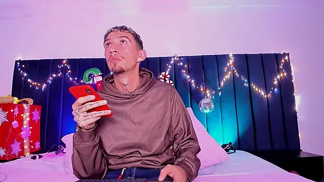 dominik thompson777 online show from 11.24.25