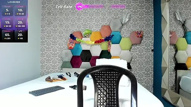 Snapshot of amarantha_hanss chatting on 10.13.25 amarantha hanss online show from 10.13.25