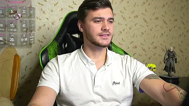 Snapshot of johnstoneisland chatting on 10.20.25 johnstoneisland online show from 10.20.25