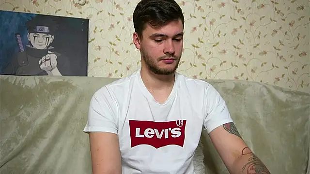 Snapshot of johnstoneisland chatting on 11.30.25 johnstoneisland online show from 11.30.25