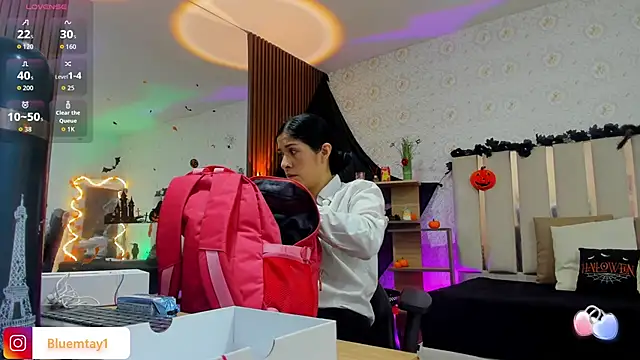 Snapshot of BLUE_TAY1 chatting on 10.27.25 BLUE TAY1 online show from 10.27.25