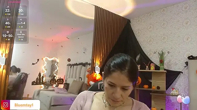 Snapshot of BLUE_TAY1 chatting on 10.31.25 BLUE TAY1 online show from 10.31.25