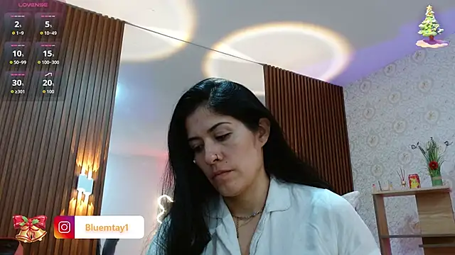 Snapshot of BLUE_TAY1 chatting on 11.10.25 BLUE TAY1 online show from 11.10.25