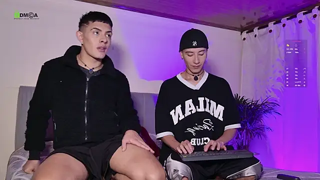 Snapshot of tivendann chatting on 11.25.25 tivendann online show from 11.25.25