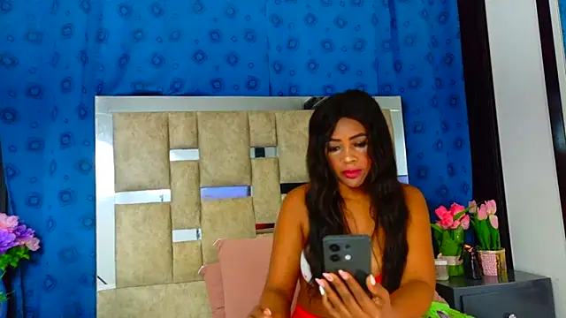 Snapshot of PerlaZultana chatting on 12.13.25 PerlaZultana online show from 12.13.25