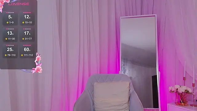 Snapshot of Miranda_Kerry chatting on 11.07.25 Miranda Kerry online show from 11.07.25