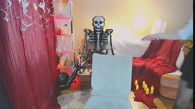 Snapshot of YourUniverser chatting on 10.24.25 YourUniverser online show from 10.24.25