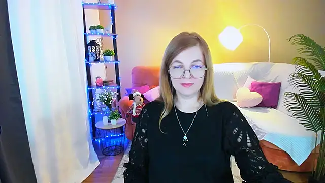 Snapshot of YourUniverser chatting on 11.16.25 YourUniverser online show from 11.16.25