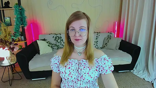 Snapshot of YourUniverser chatting on 12.02.25 YourUniverser online show from 12.02.25