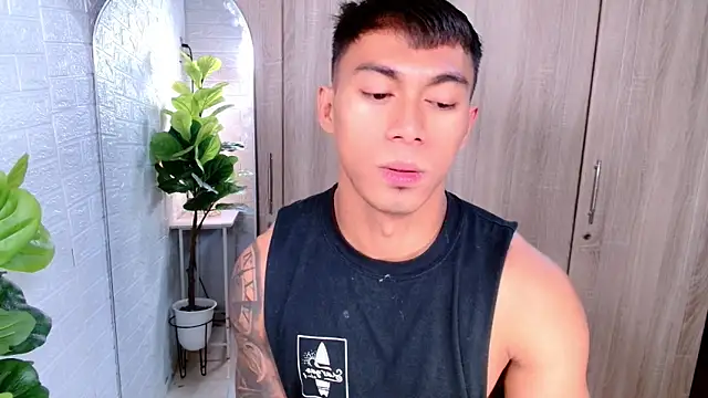 PinooyMilker online show from 11.05.25