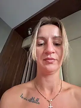 EvvaMur online show from 12.18.25