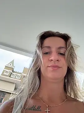 Snapshot of EvvaMur chatting on 12.23.25 EvvaMur online show from 12.23.25